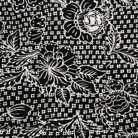 Sag Harbor Petite size small vintage black & white floral button down shirt EUC - Picture 6 of 13